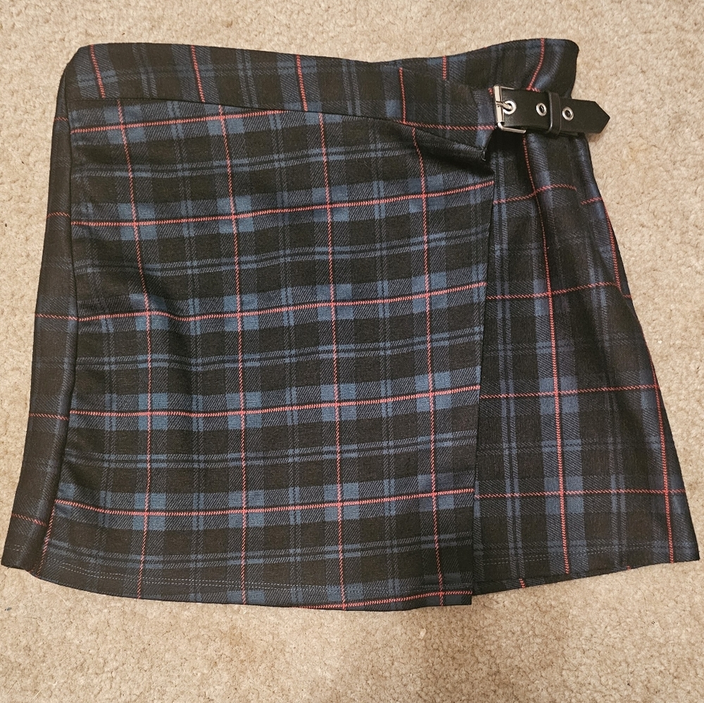 Kilted plaid mini skirt